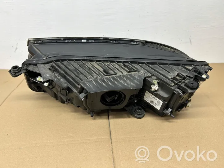 Volkswagen Touareg III Faro/fanale 761941082