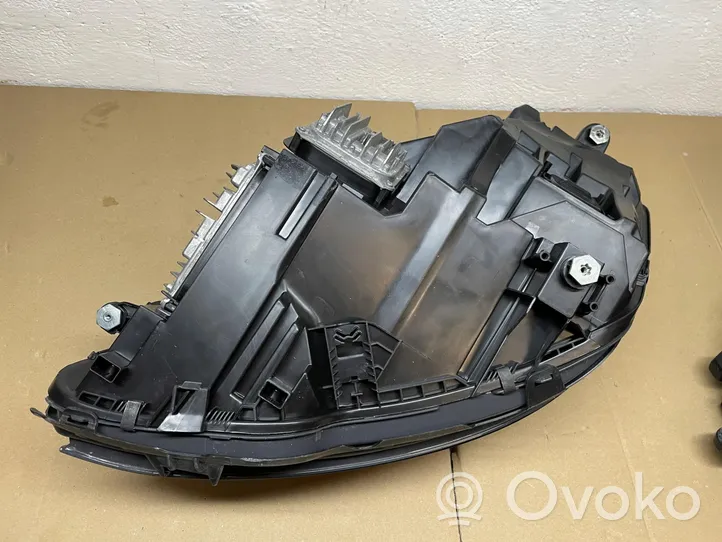 Mercedes-Benz S W222 Lampa przednia A22290607