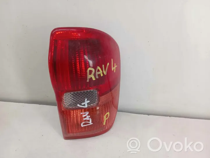 Toyota RAV 4 (XA20) Luci posteriori 8155042201