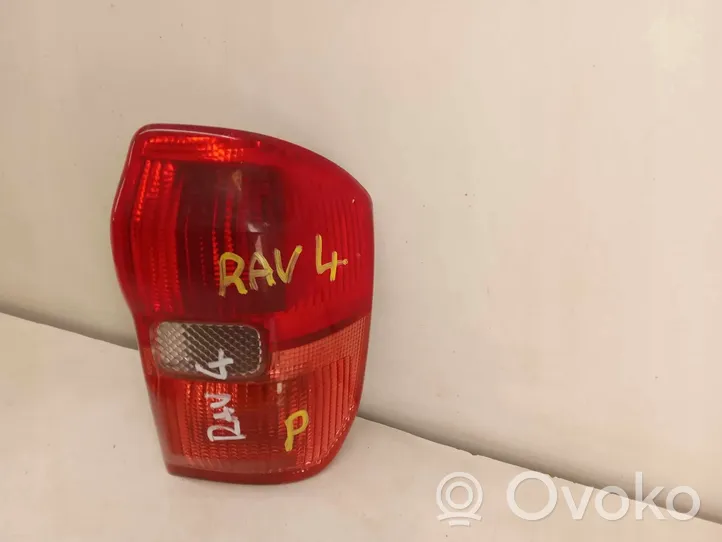 Toyota RAV 4 (XA20) Lampa tylna 8155042201