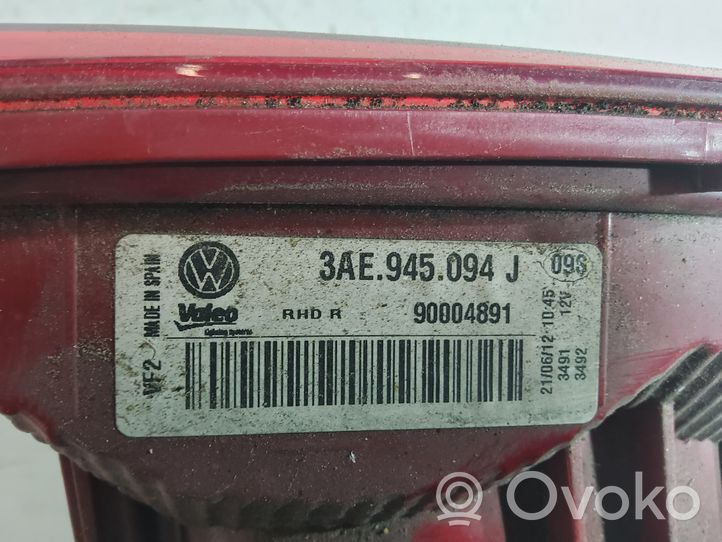 Volkswagen PASSAT B7 Galinis žibintas dangtyje 3AE945094J