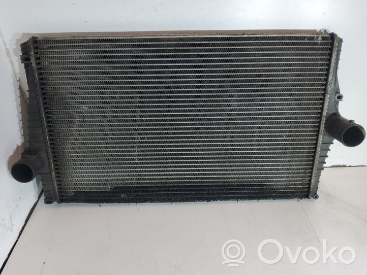 Volvo XC90 Радиатор интеркулера 30748808