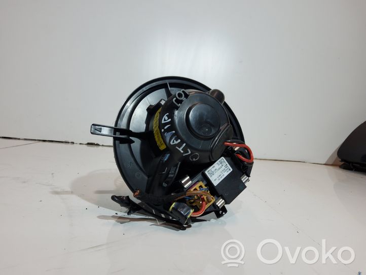 Skoda Octavia Mk2 (1Z) Ventola riscaldamento/ventilatore abitacolo 3C0907521