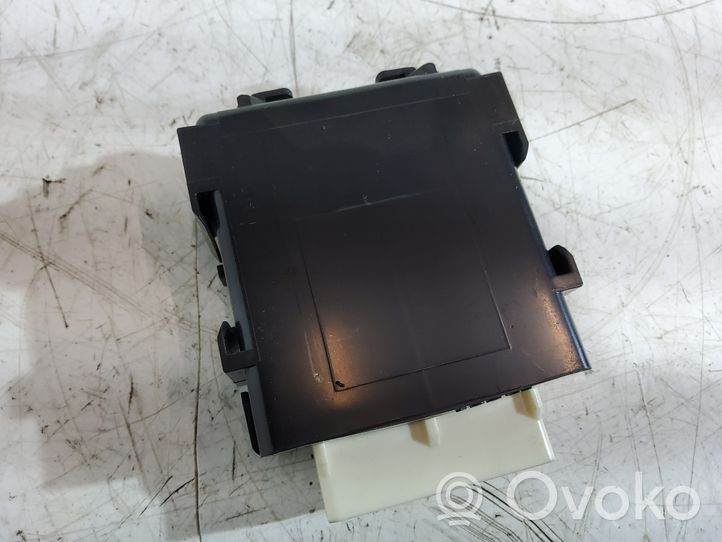 Toyota Auris E180 Module relais lève-vitre 8594002060