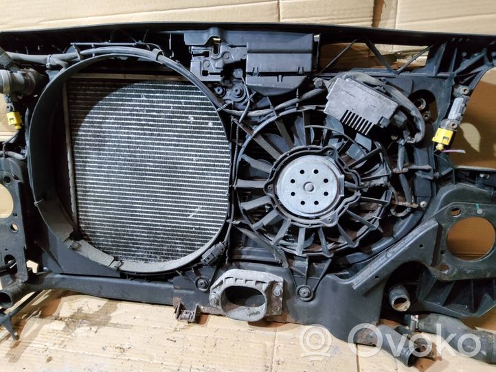 Audi A4 S4 B6 8E 8H Radiatorių komplektas 059010158A