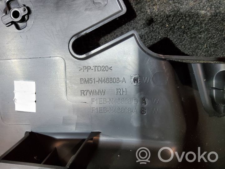 Ford Focus Apatinis, bagažinės šono, apdailos skydas F1EBN46808B