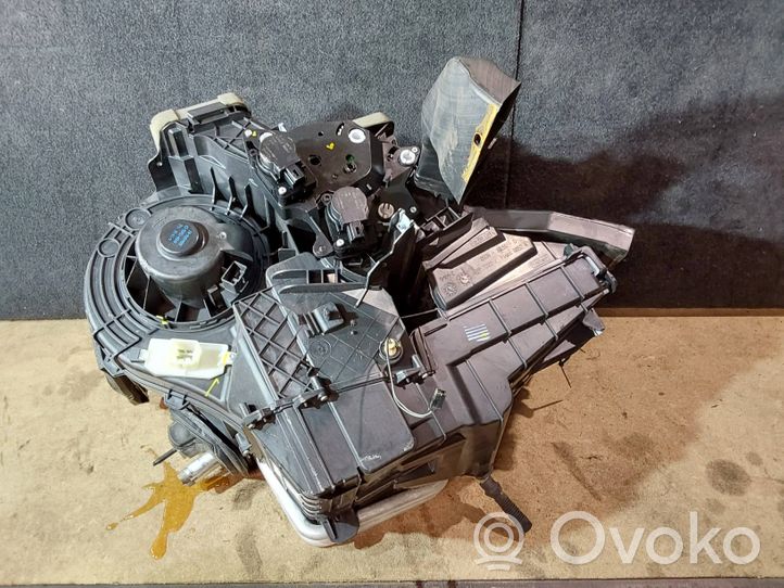 Ford Focus Salono oro mazgo komplektas Bv6n18k418e