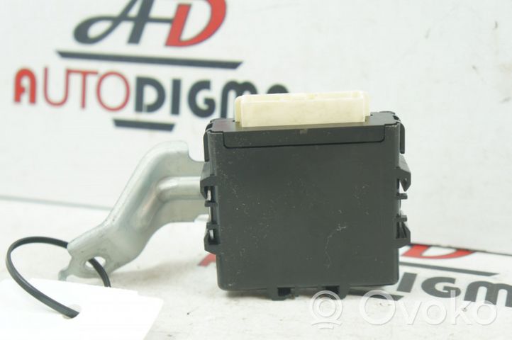 Toyota Auris 150 Module d'éclairage LCM 8996012090