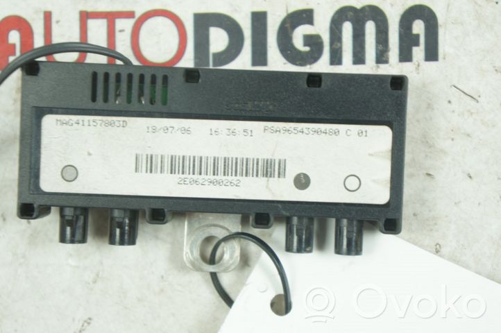 Peugeot 407 Antenos stiprintuvas 9654390480