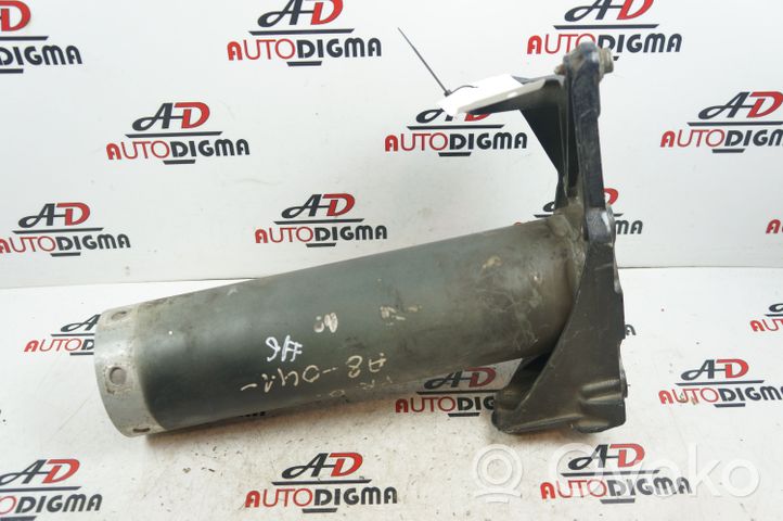 Audi A8 S8 D3 4E Staffa del pannello di supporto del radiatore 4E0806109E