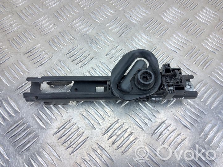 Mercedes-Benz A W176 Rail de réglage hauteur de ceinture de sécurité A0008600388