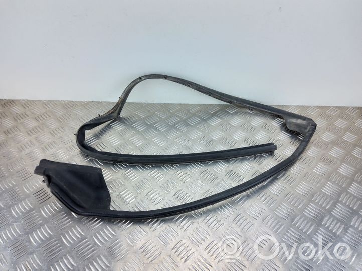 Audi A8 S8 D4 4H Rubber seal rear door window/glass 4H0839718