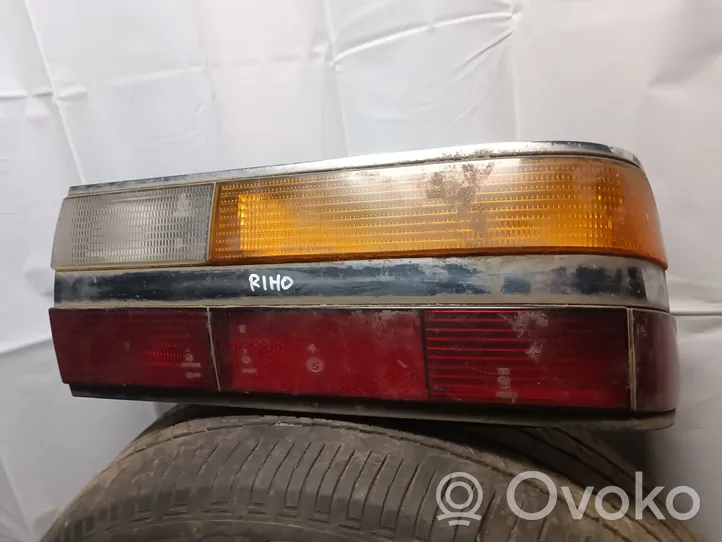 BMW 5 E28 Luci posteriori 0053321R38