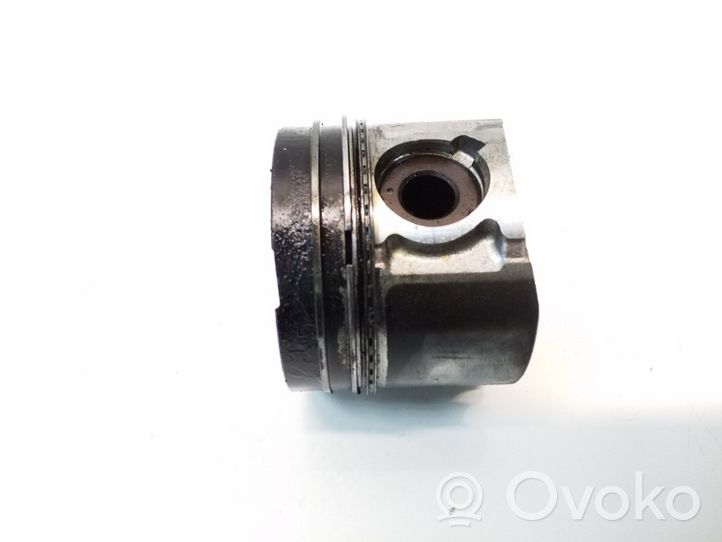 Opel Astra H Piston 