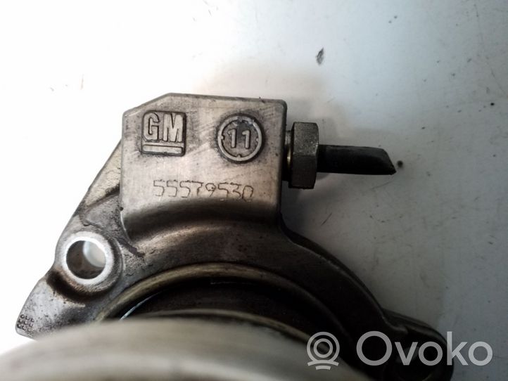 Opel Astra J Cuscinetto di rilascio della frizione 55579530