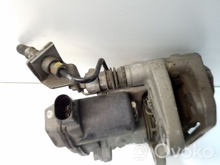 Chrysler 200 Pinza del freno posteriore 18516001A