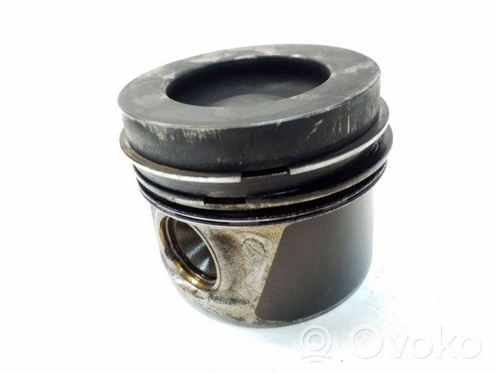 Volkswagen Jetta VI Piston 