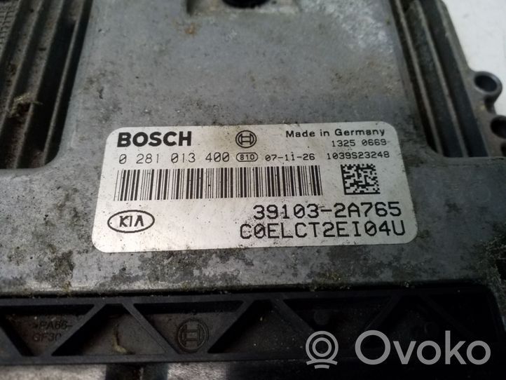 KIA Ceed Calculateur moteur ECU 391032A765