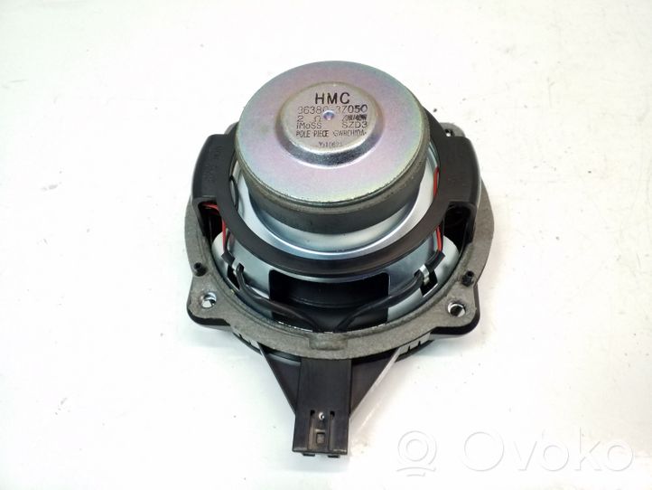 Hyundai i40 Subwoofer-bassokaiutin 963803Z050