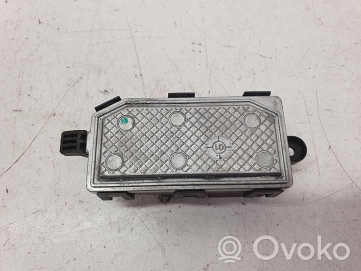 Volvo V40 Heater blower fan relay 