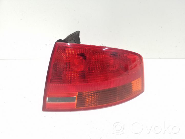 Audi A4 S4 B7 8E 8H Feux arrière / postérieurs R965070