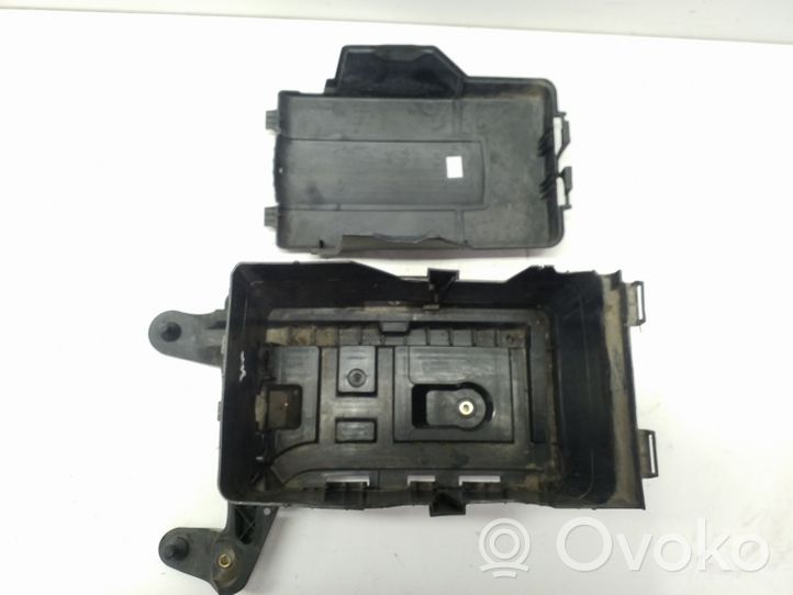 Volkswagen Tiguan Akumuliatoriaus dėžė 3C0915443A