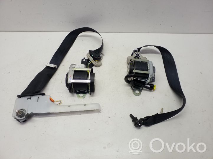 Nissan Juke I F15 Ceinture de sécurité avant 617968000A