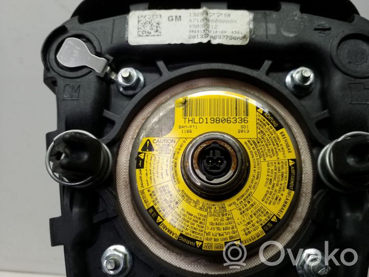 Opel Astra J Poduszka powietrzna Airbag kierownicy 13299779