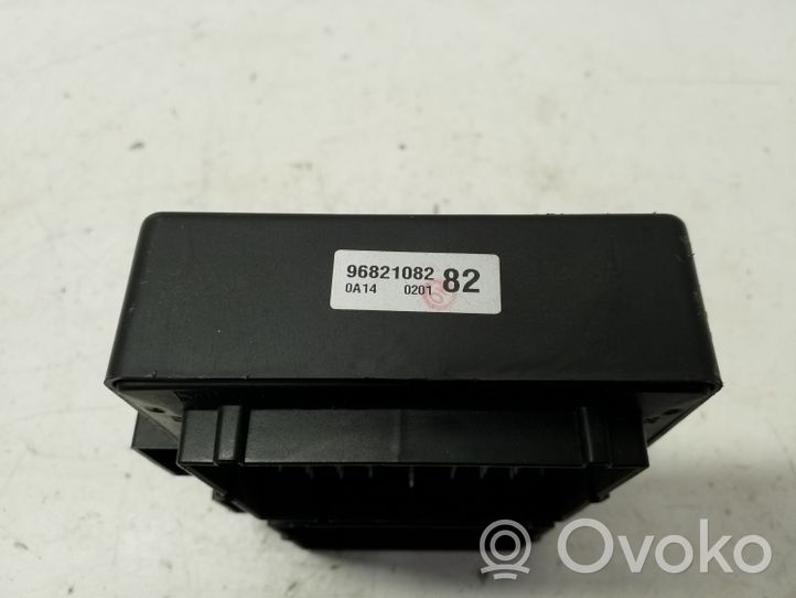 Chevrolet Captiva Module de fusibles 96821082