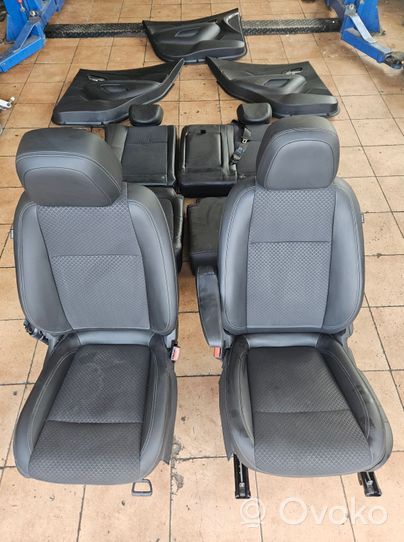 Buick Encore II Set di rivestimento sedili e portiere 