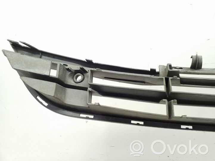 Opel Meriva B Grille inférieure de pare-chocs avant 13329274