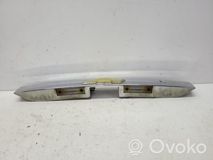 Chevrolet Captiva Barra de luz de la matrícula/placa de la puerta del maletero 96830133