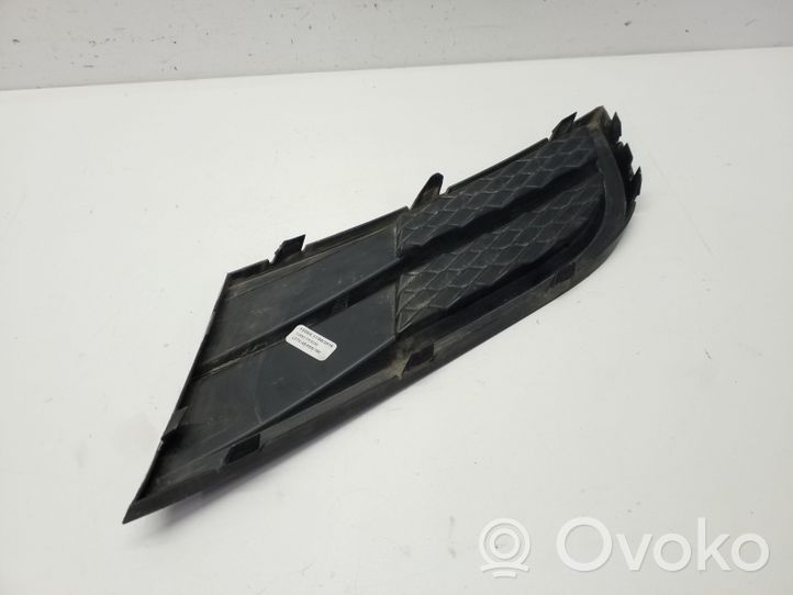 Volkswagen Jetta VI Grille inférieure de pare-chocs avant 5C6853665H