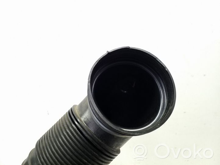 Volkswagen Tiguan Turbo air intake inlet pipe/hose 5N0129656