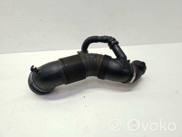 Volkswagen Tiguan Turbo air intake inlet pipe/hose 5N0129656