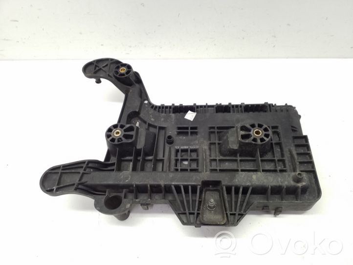 Volkswagen Tiguan Boîte de batterie 1K0915333H