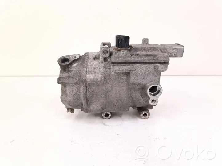 Toyota Prius c Compressore aria condizionata (A/C) (pompa) 0422000514