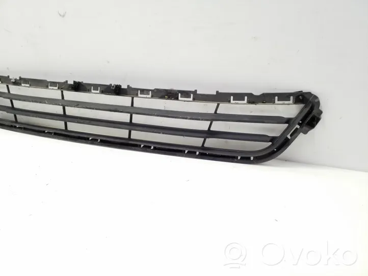 Ford Fusion II Grille inférieure de pare-chocs avant DS7317B968