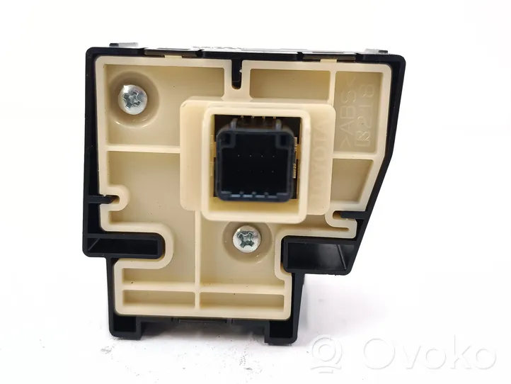 Toyota Prius+ (ZVW40) Hazard light switch 75F218