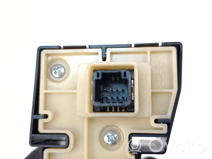 Toyota Prius+ (ZVW40) Hazard light switch 75F218