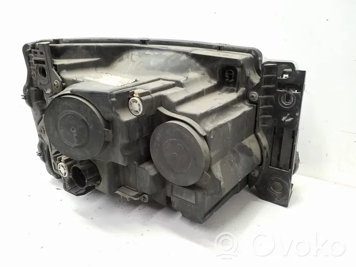 Land Rover Discovery 4 - LR4 Lampa przednia AH2213W030