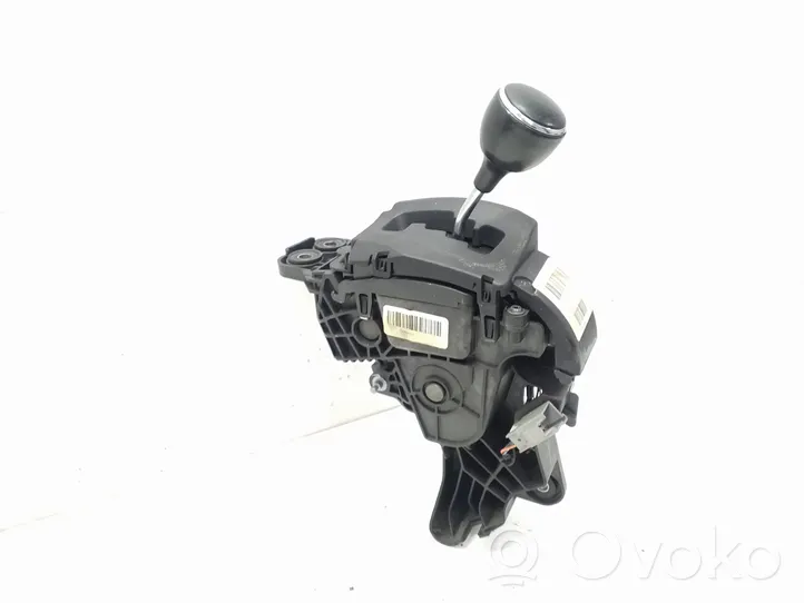 Chrysler Town & Country V Gear selector/shifter (interior) P1UC34DX9AB