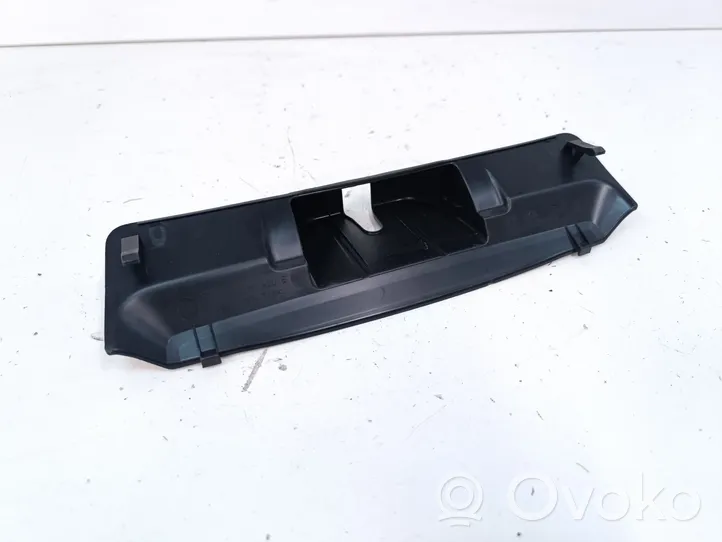 Porsche Cayenne (92A) Rivestimento serratura portellone posteriore/bagagliaio 7P5827520E