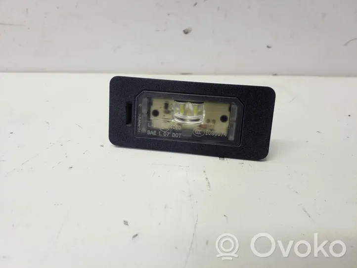 BMW X1 E84 Lampa oświetlenia tylnej tablicy rejestracyjnej 63267193293