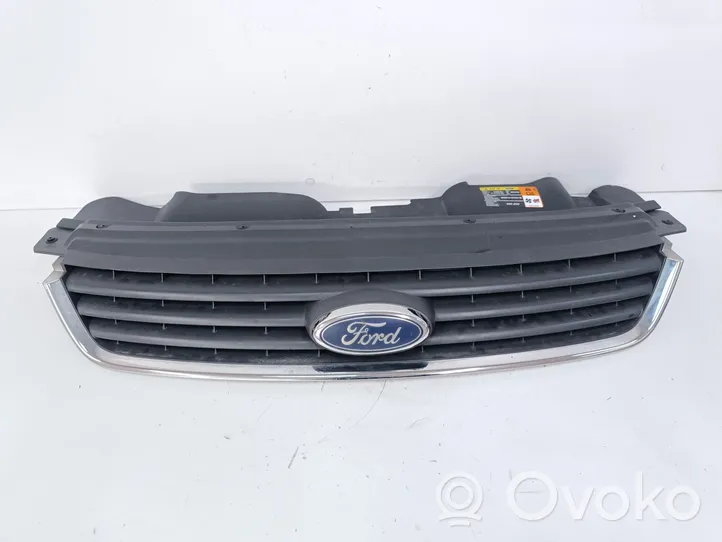 Ford Kuga I Grille calandre supérieure de pare-chocs avant 8V41R7081A