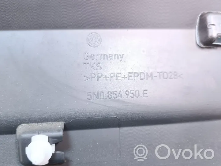 Volkswagen Tiguan Rivestimento portiera posteriore (modanatura) 5N0854950E