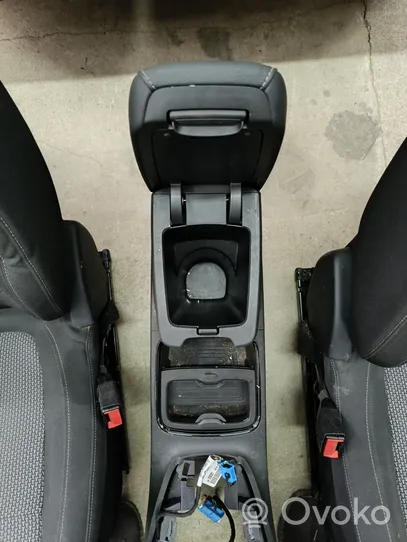 Opel Grandland X Set di rivestimento sedili e portiere 