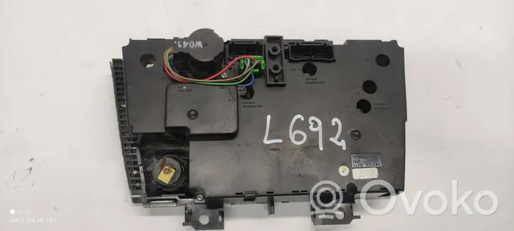 Volvo V70 Mascherina climatizzatore/regolatore riscaldamento 7923