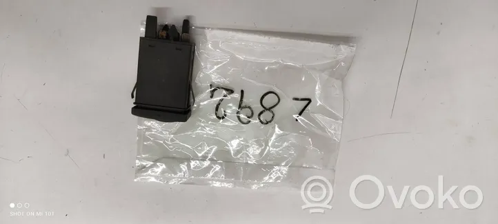 Audi A4 S4 B5 8D Botón interruptor de luz de peligro 8D0941509C