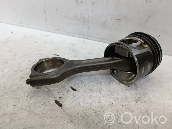 Peugeot 508 Piston with connecting rod 